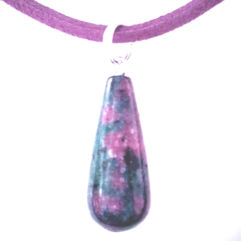NWOT 18" leather cord With tear drop shaped stone.